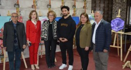 DENİZLİ BOZKURT BELEDİYESİ’NDE SANAT RÜZGÂRI: EMİRKAN YOLCU SERGİSİ AÇILDI!