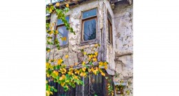 SELÇUKLU TÜRK MİMARİSİ  ÇALKEBİR EVLERİNDE AHŞABA İŞLENMİŞ TENGRİ (TANRI) TAMGASI