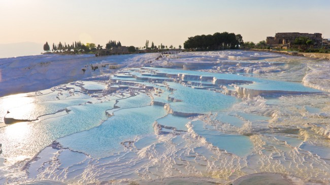 ”UNESCO DÜNYA MİRASI LİSTESİNDEKİ PAMUKKALE NASIL KURTULUR.” PROF. DR. ALİ AYDIN YAZDI